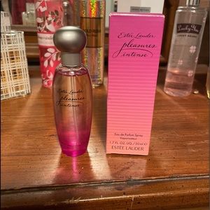 Este’e Lauder pleasures Intense🤗🤗❤️‍🩹